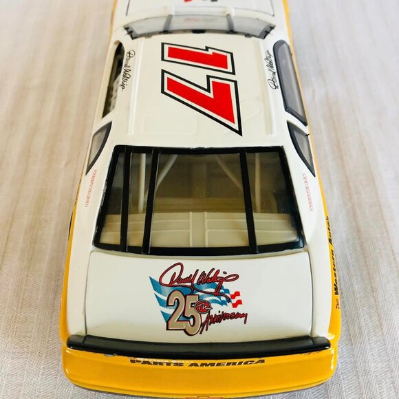 Racing Collectables 1983 Darrell Waltrip Die Cast - Picture 5 of 9